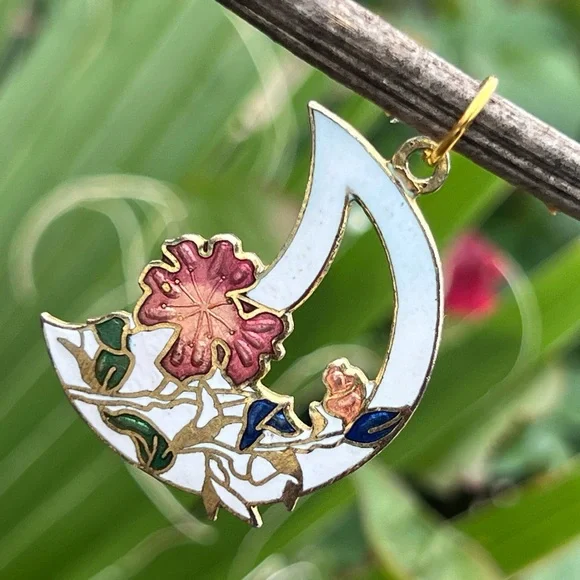 Vintage Cloisonné Moon & Floral Enamel Pendant / Charm – Enamel on Metal - Picture 2 of 3